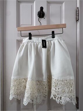 Express Cream Lace Trim Mini Skirt NWT Size 0